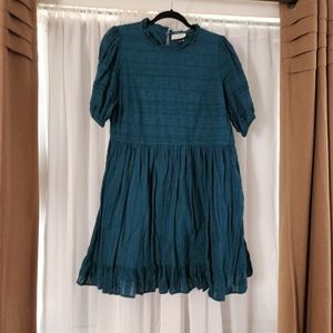 LG Green Teal Dress is great quality lined made with detailed fabric size Large